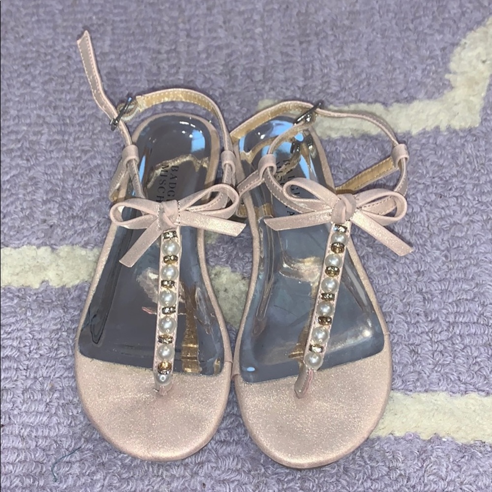 Adorable Badgley Mischka sandal kids